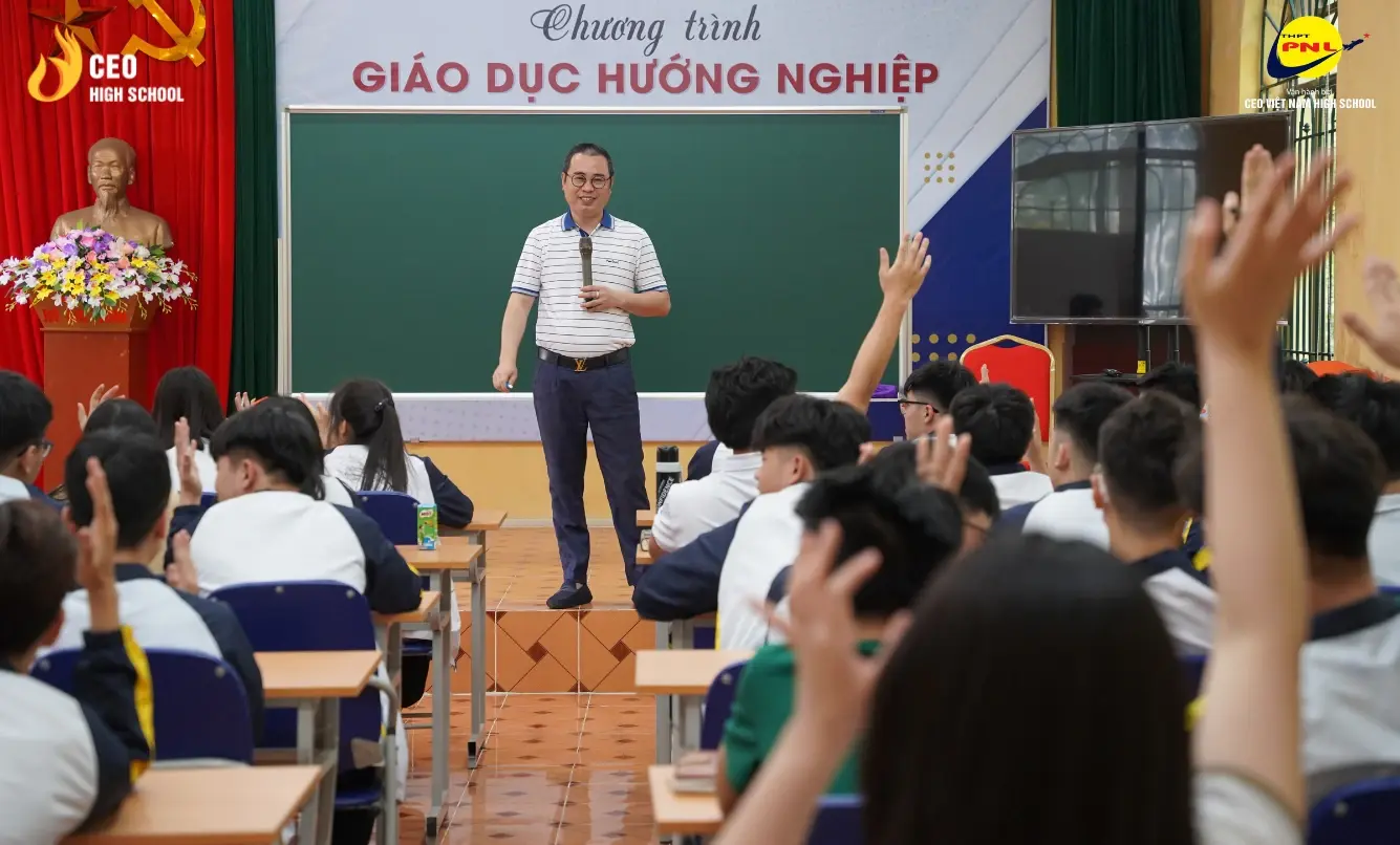 Doanh nhân Phan Đức Tuệ với mô hình huấn luyện quân đội kỷ luật cho học sinh THPT